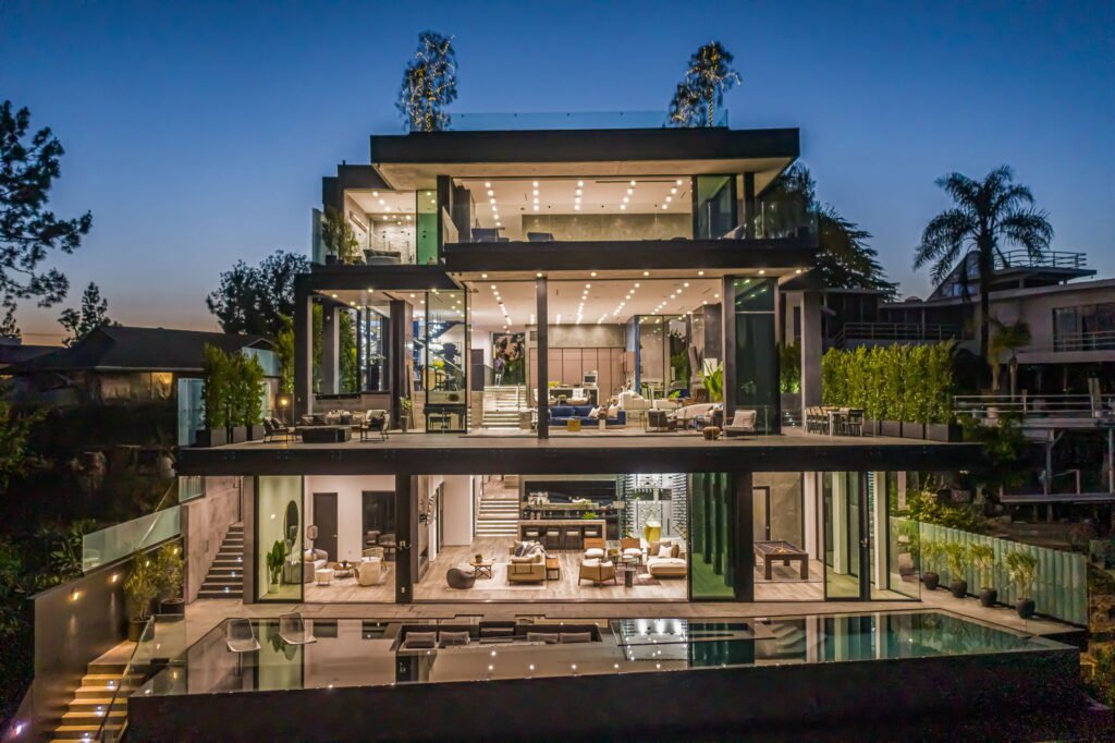 The Donella Mansion