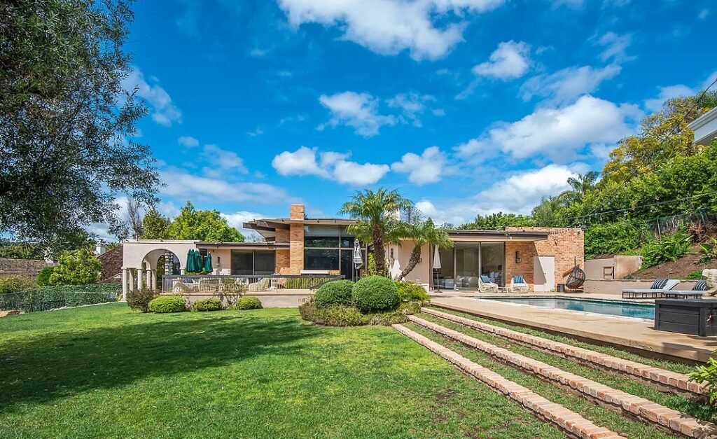 The Pinnacle Estate