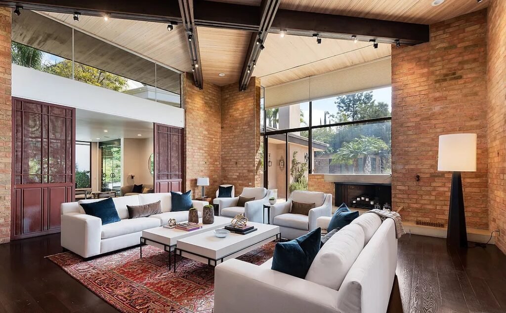 The Pinnacle Estate