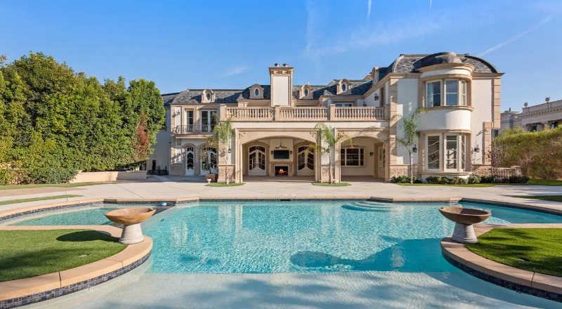 The Ballroom Mansion