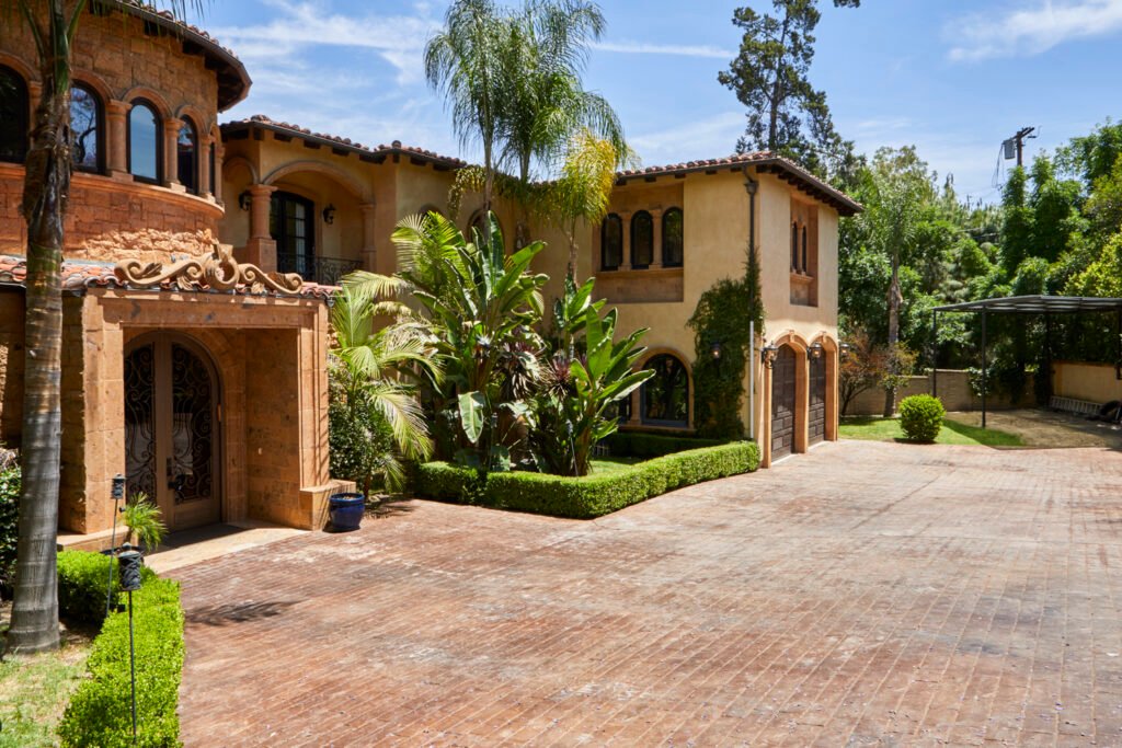 The Cassandra Mansion